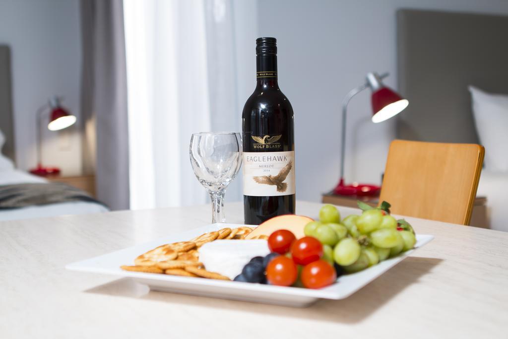 Altitude Motel Apartments Тувумба Екстер'єр фото