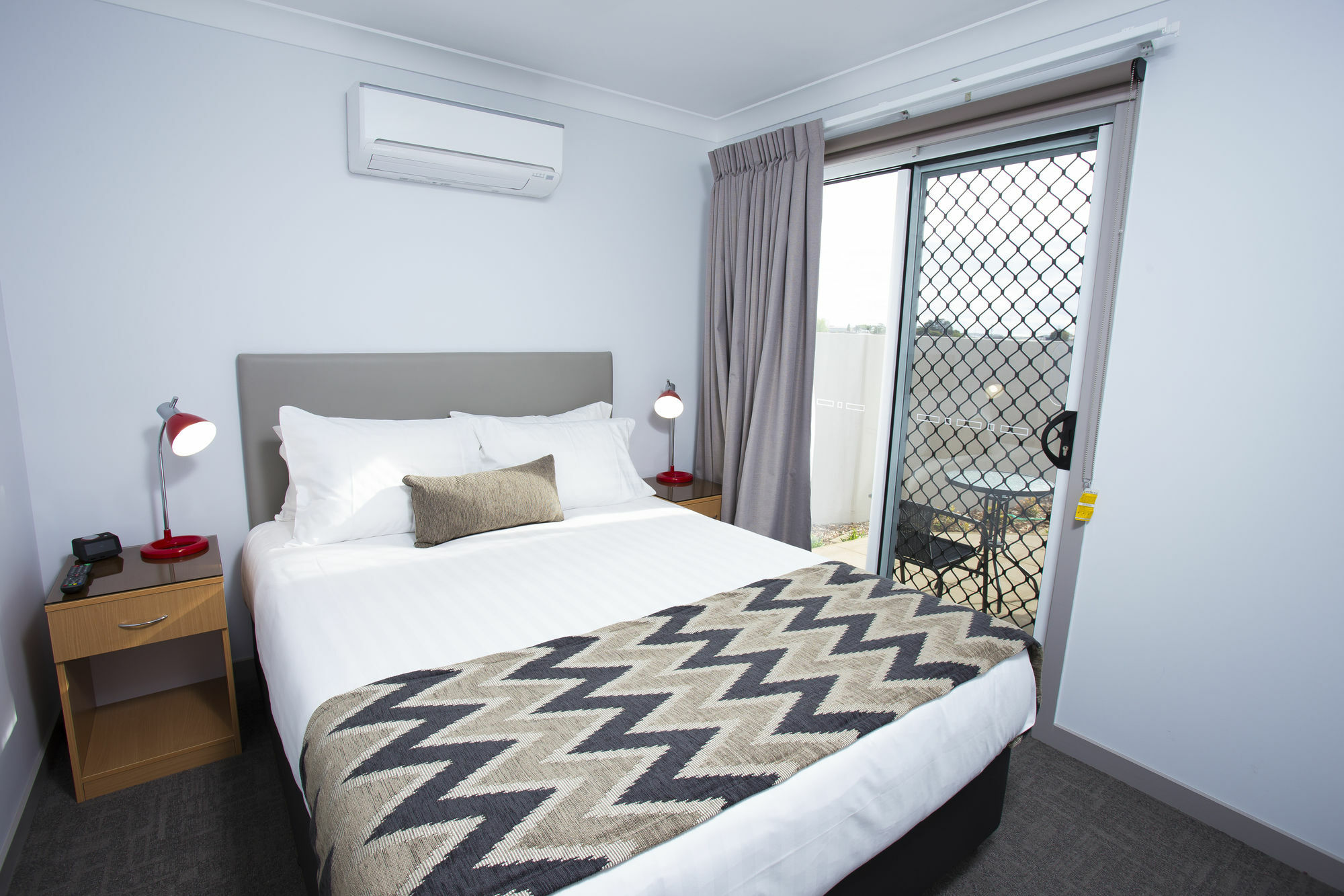 Altitude Motel Apartments Тувумба Екстер'єр фото