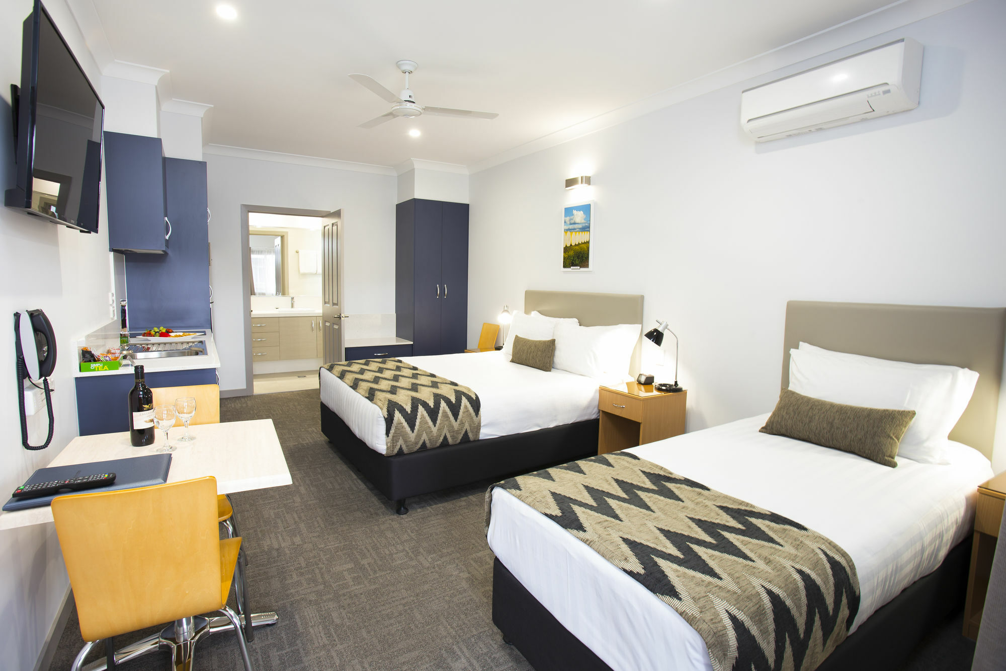 Altitude Motel Apartments Тувумба Екстер'єр фото