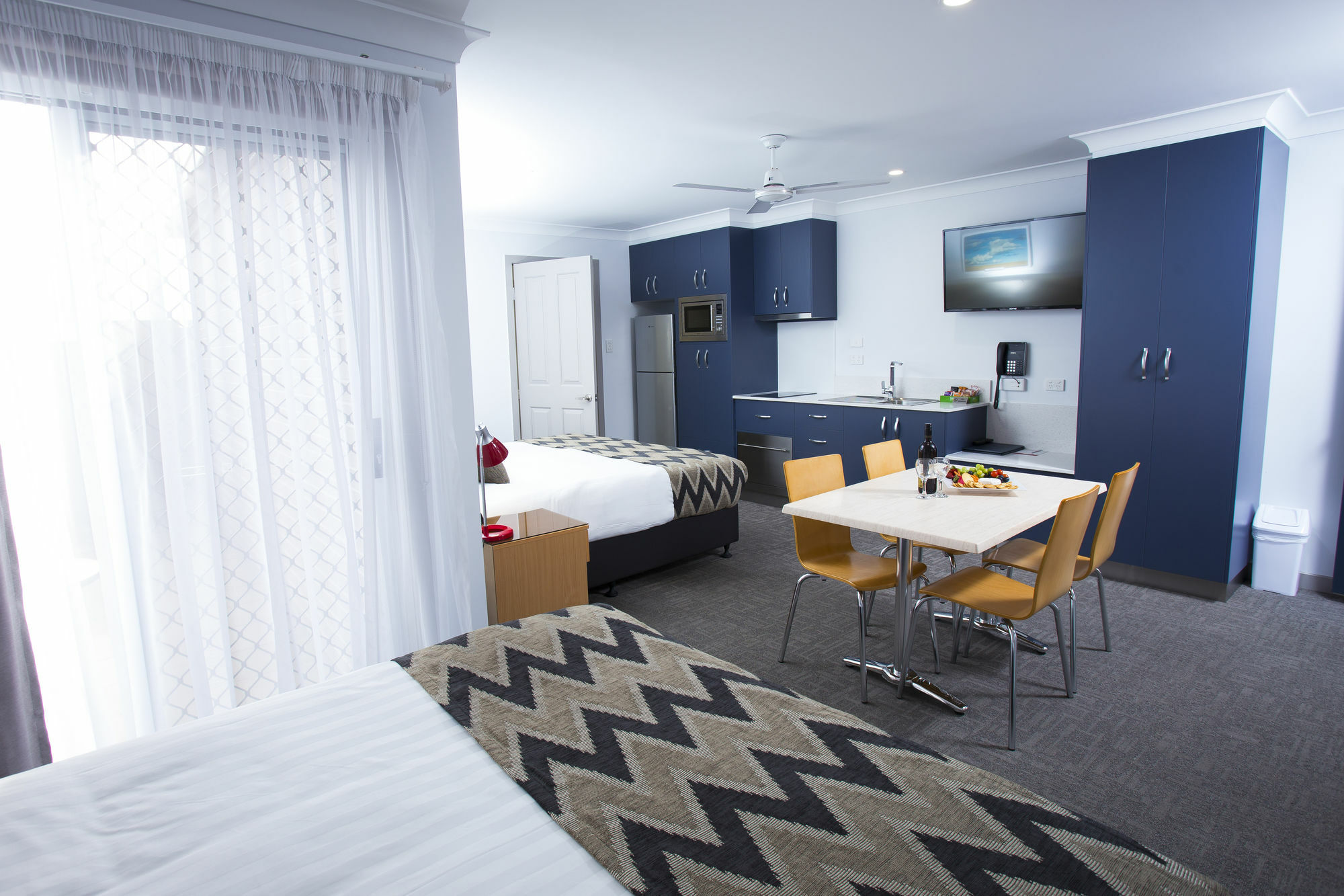 Altitude Motel Apartments Тувумба Екстер'єр фото
